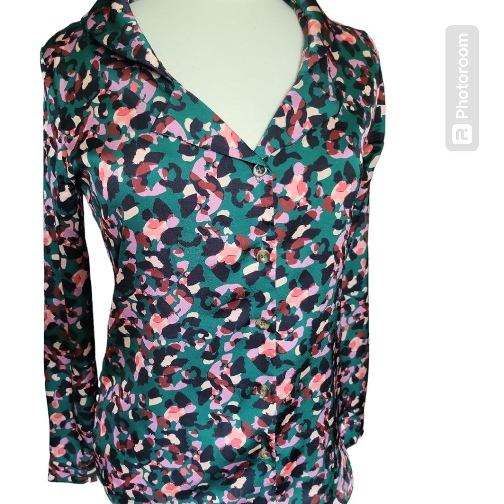 Never Fully Dressed Green Colorful Animal Print Blouse - M